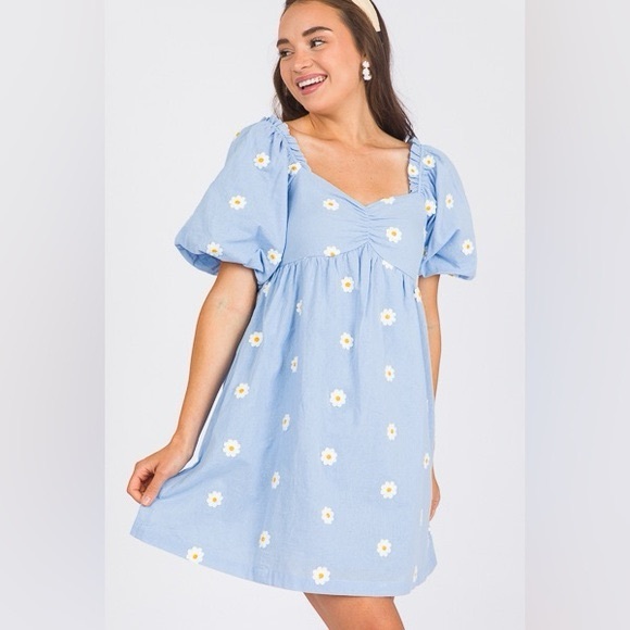 Altar'd State Dresses & Skirts - Altar'd state daisy puff‎ sleeve dress Small